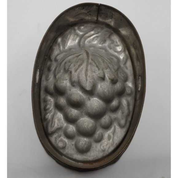 ANTIQUE PRIMITIVE SWEETMEAT TIN MOLD GRAPE CLUSTER 19th CENTURY VINTAGE JELLO - Picture 6 of 6